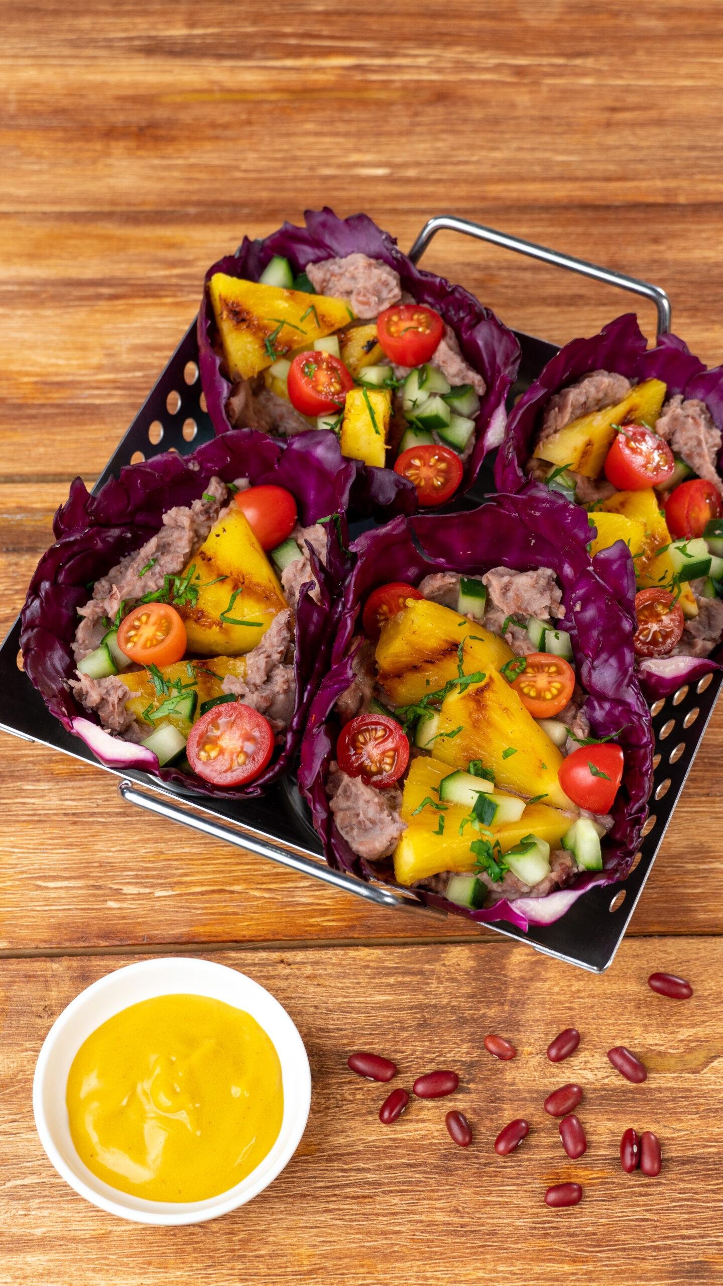 Wrap de repollo y fríjol (piña asada)